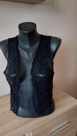 Čierna dierkovaná háčkovaná vestička - bolero, s
