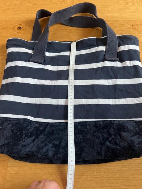 Latkova taska so zipsom, 