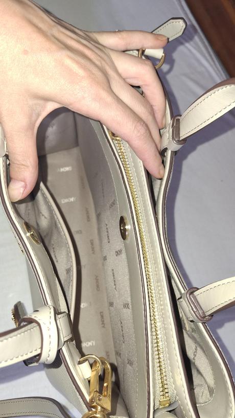 Béžová kožená kabelka dkny, dkny