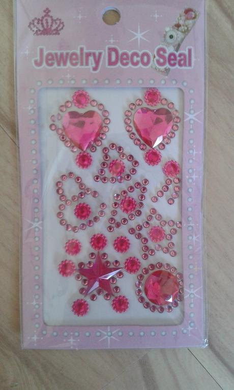 Lepiace ozdoby trblietky,