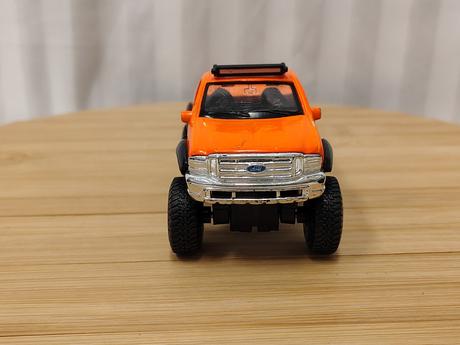 Zber retro model ford f-series 4x4 rebels, maisto,