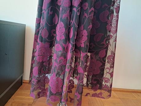 Šaty spoločenské, 42