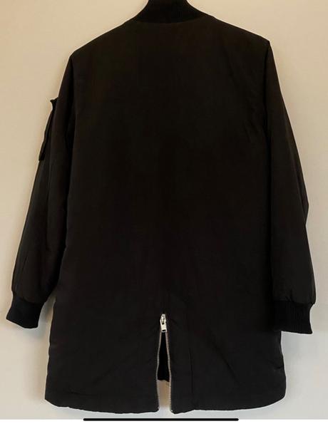 Čierna bombera bunda unif veľkosť s / m, s