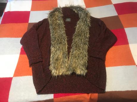 Sveter s kozusinou umelou, zn. guess, guess,xs