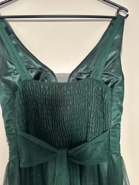 Trblietave šaty aj motýlik, 