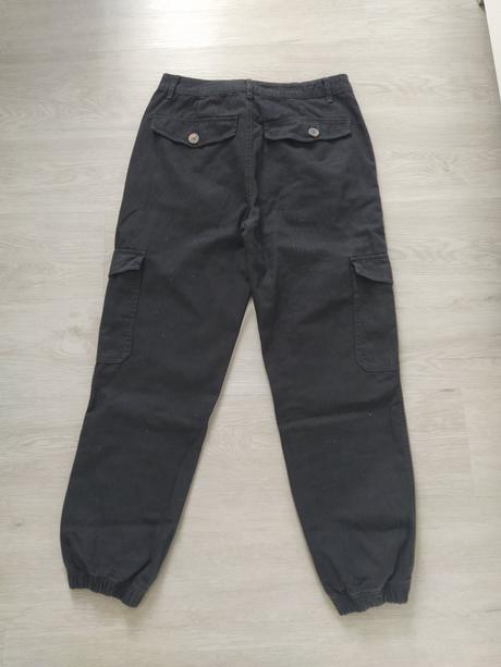 Čierne nohavice cargo., 36