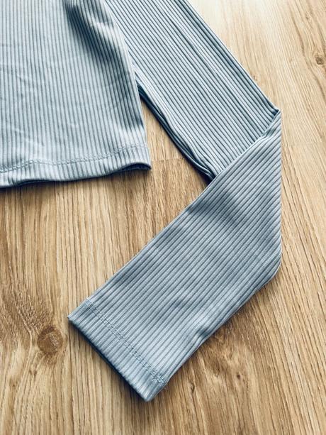 Krásny vrúbkovaný top značky mango, mango,s