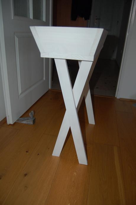 Drevený stojan na kvety,