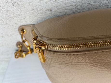 Coccinelle kozena belt bag ladvinka bezova, coccinelle