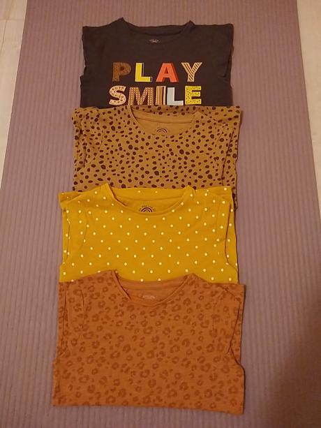 4 ks tričiek, f&f,122