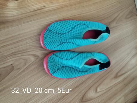 Topánky do vody, 32