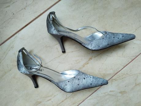 Vyšívané lodičky, 39