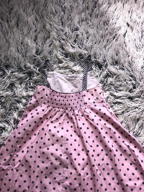 Bodkované šaty, 140