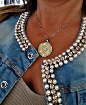 Náhrdelník s medailónom,