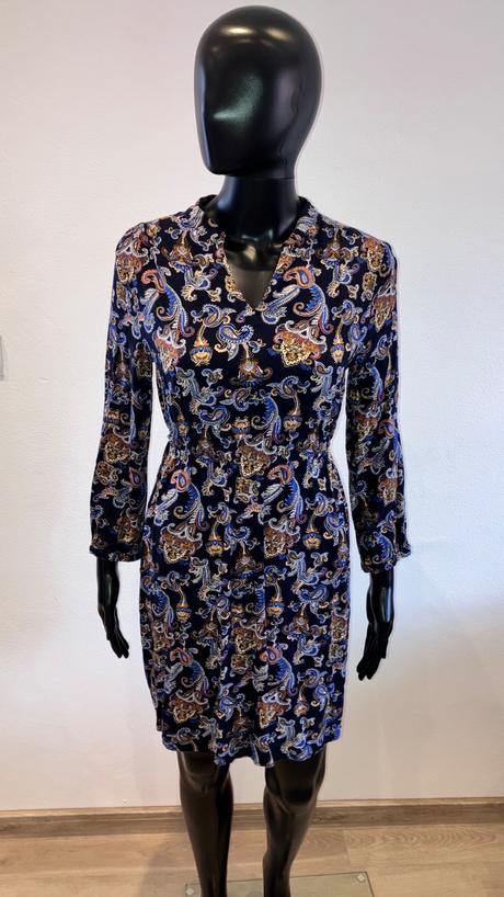 Dámske šaty vzorované, s