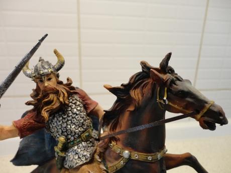 Dekoračná figúrka viking, 