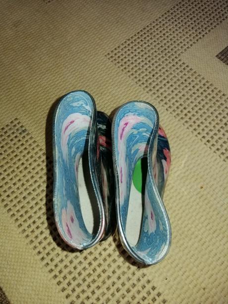 Dievčenské gumaky, 31