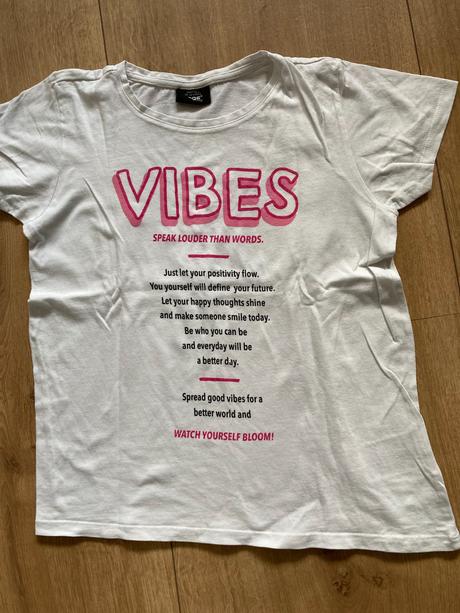 Tričko s nápisom, 152