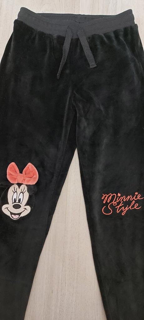 Velúrové tepláky, 134