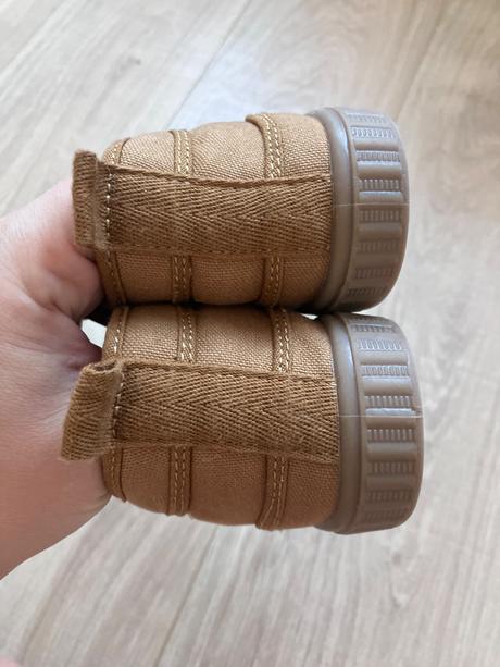 Vyššie platené tenisky, zara,28