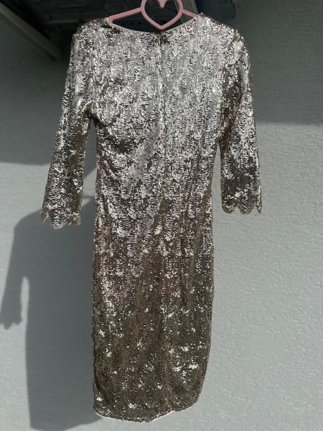 Zlaté koktélové šaty, s