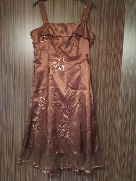 Spolocenské saty, 46