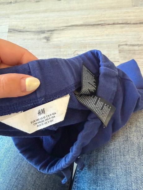 Tmavomodre teplakove kratase, h&m,140