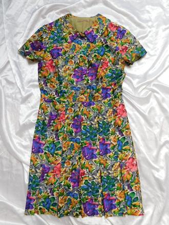 Luxusne velmi pekne vintage šaty, 42