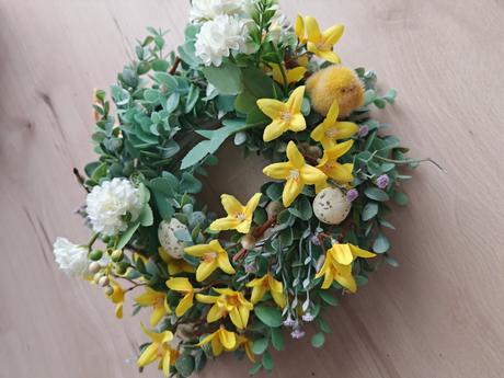 Veniec jarný,nože byť aj na dvere,dá zavesiť, 