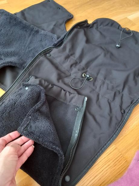 Vsadka na nosenie s nakrcnikom. 2 druhy zipsov, 