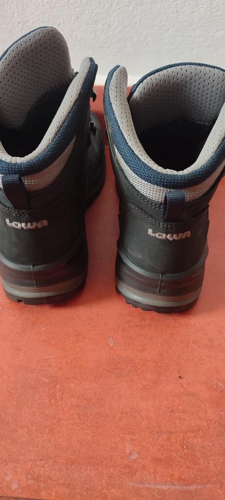 Lowa ruristicke topanky, 38