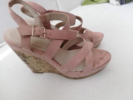 Elegantne ružove jelenicove sandalky, 39