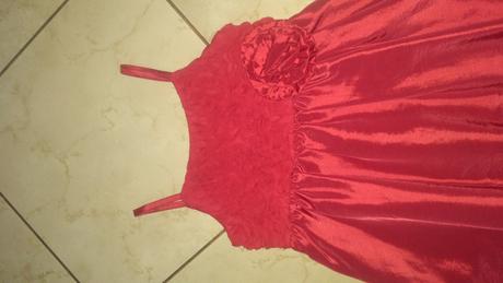 Slávnostné šaty pre malé parádnice, 128