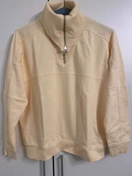 Bledožltá raz oblečená mikina s vysokým golierom, f&f,42