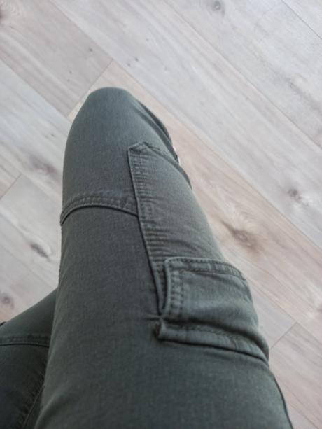 Khaki nohavice, c&a,34