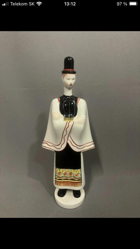 Soška muž v kroji aquincum, 