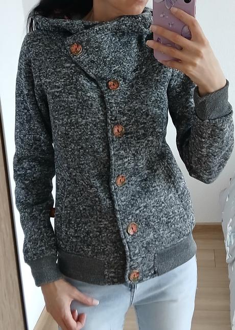 Mikina na gombiky, m / s