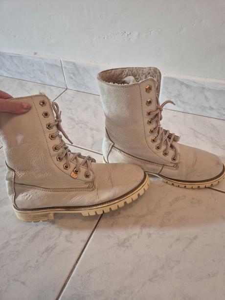 Biele workery, baťa,37