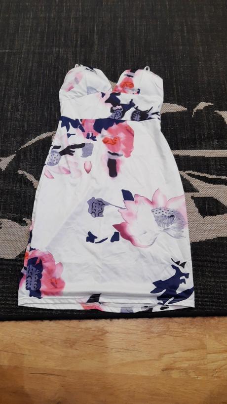 Dievčenské šaty, 158