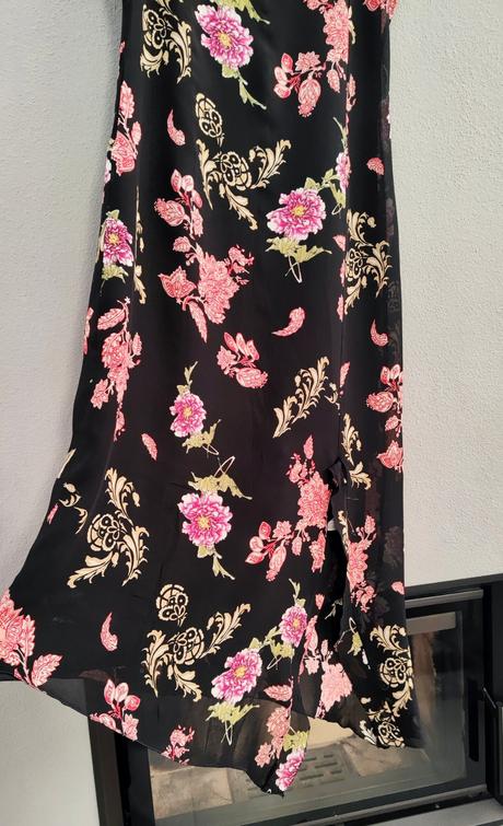 Asymetrické šaty, l