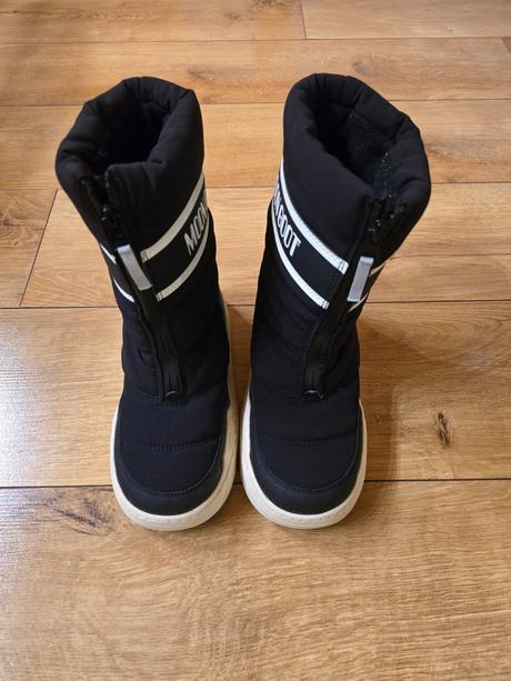 Moon boot, 36