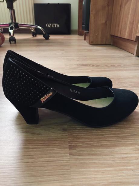 Spoločenská obuv, 39