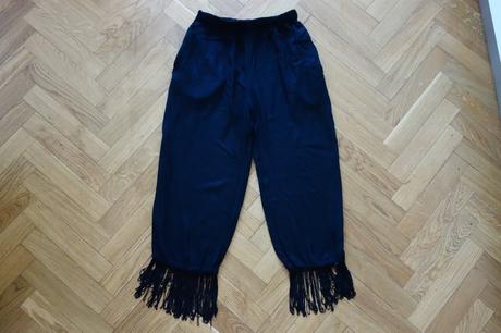 Nohavice so strapcami, 36