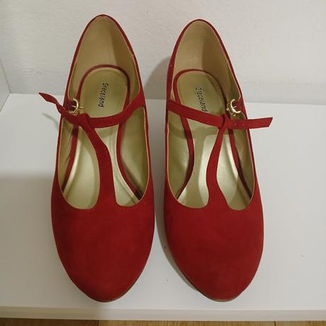 Červené semišové topánky, graceland,39