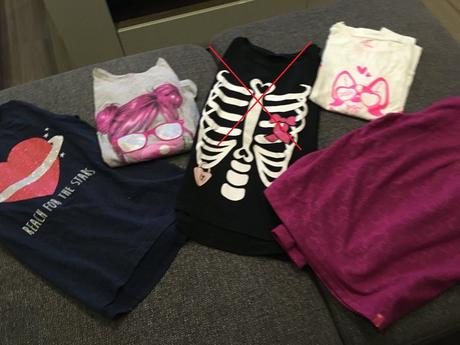 4x triká , 1x mikinka, 5eur, takko,146