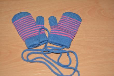 Rukavice na snurky,