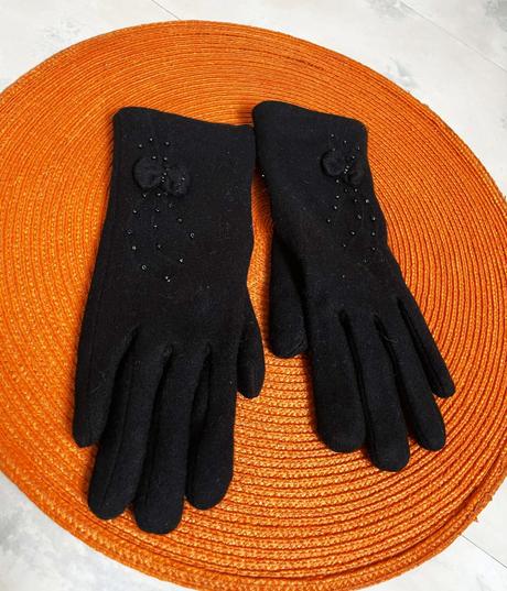 Rukavice s korálkami, 140