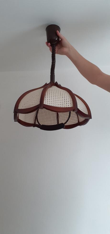 Luster natahujúci dreveny ratanovy, 