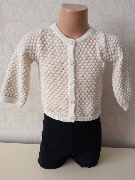 Dievčenský bielo-béžový sveter (80), 80