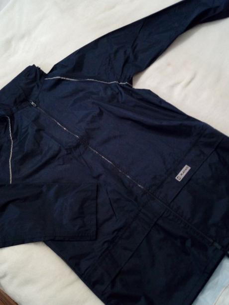 Nepremokavy kabát, s